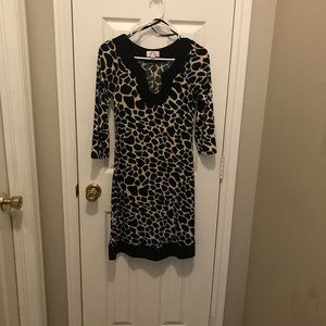 Giraffe 3/4-Sleeve Dress Sweetheart Neckline